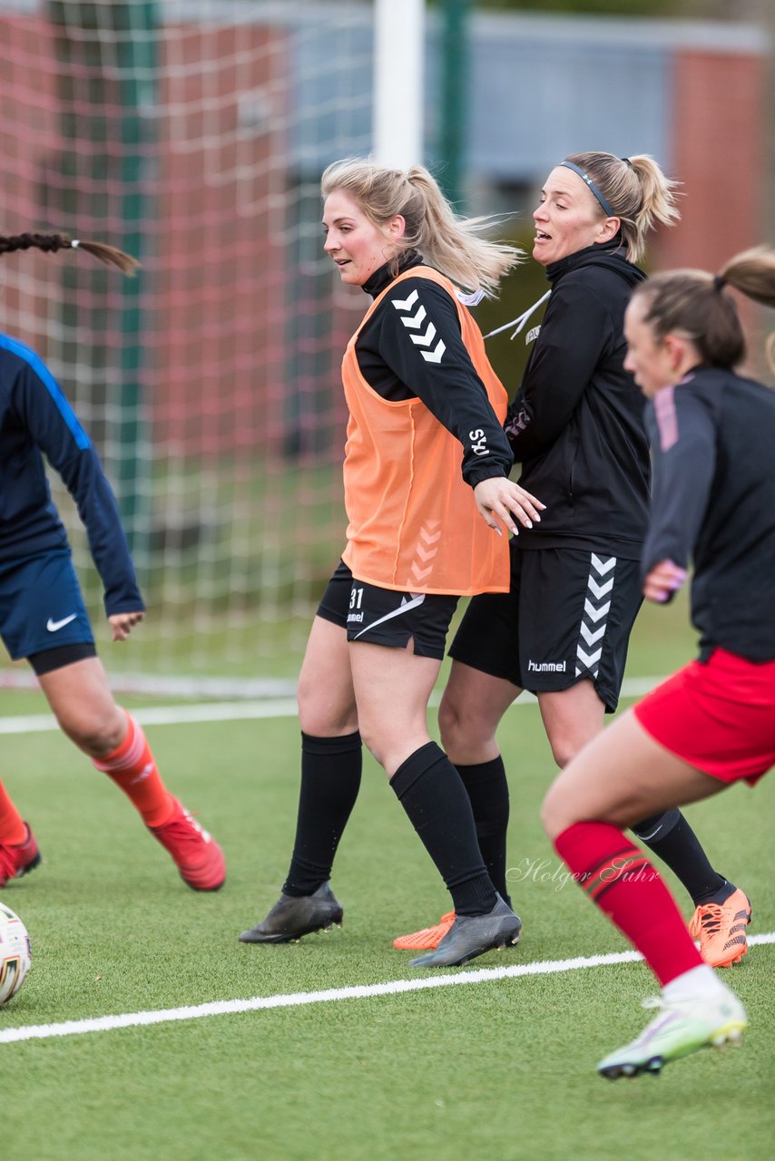 Bild 239 - Co-Trainerin der Frauen Nationalmannschaft Britta Carlson in Wahlstedt